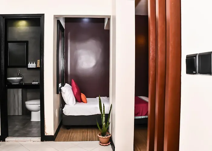 BeehiveAirport Hotel